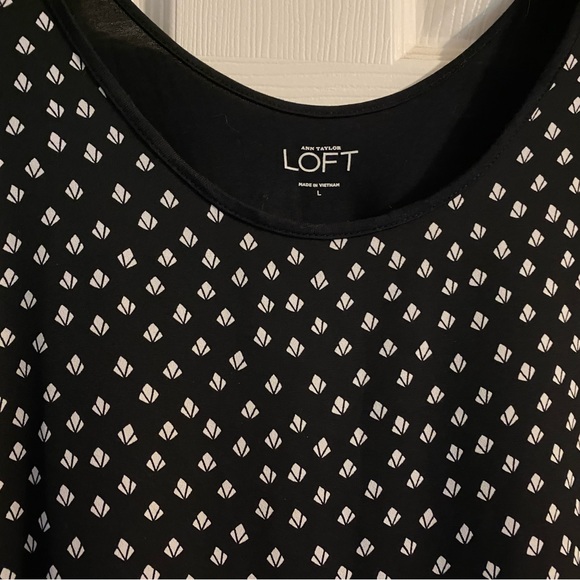 LOFT Black and White Patterned Tank Top - Picture 3 of 6